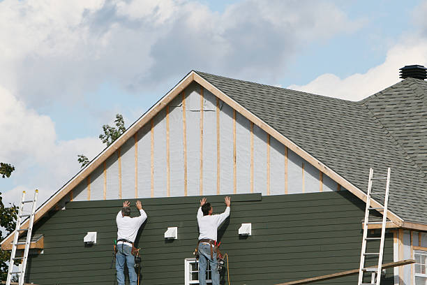 Professional Siding Replacement technician working in Storrs Mansfield, CT